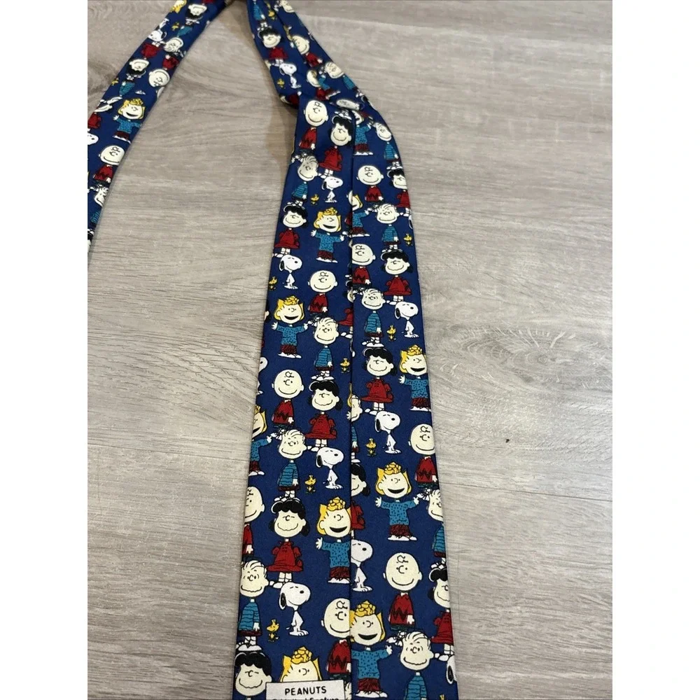 PEANUTS Charlie‎ Brown and Gang Neck Tie United Feature Syndicate Preown Good